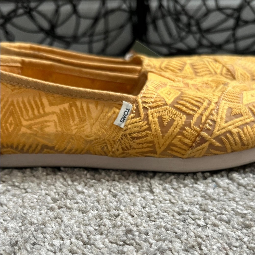 TOMS Yellow Geometric Embroidered Slip-Ons - Picture 8 of 10